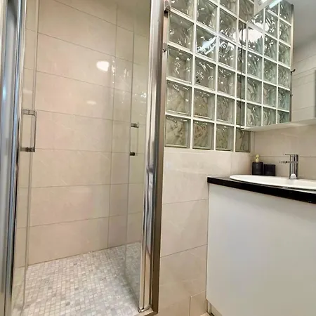 Stylish In Center Metro 6 Glaciere & M7 Les Gobelins Apartment Paris
